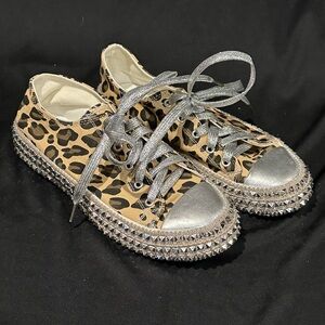 Fashion CC VV Women’s Sneakers Size 9